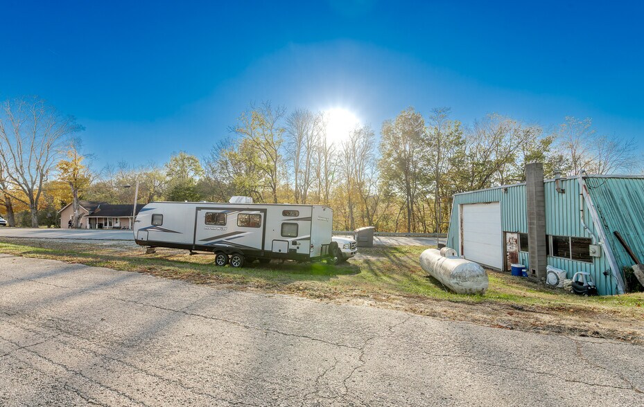 More Photos Of 6685 N County Road 575 W, Scipio Auto Repair For Sale
