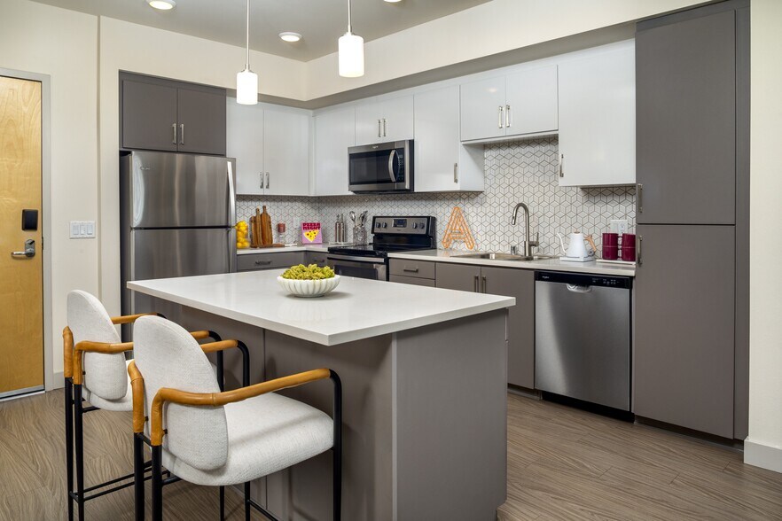 More Photos Of 899 Traction Ave, Los Angeles Apartments For Lease