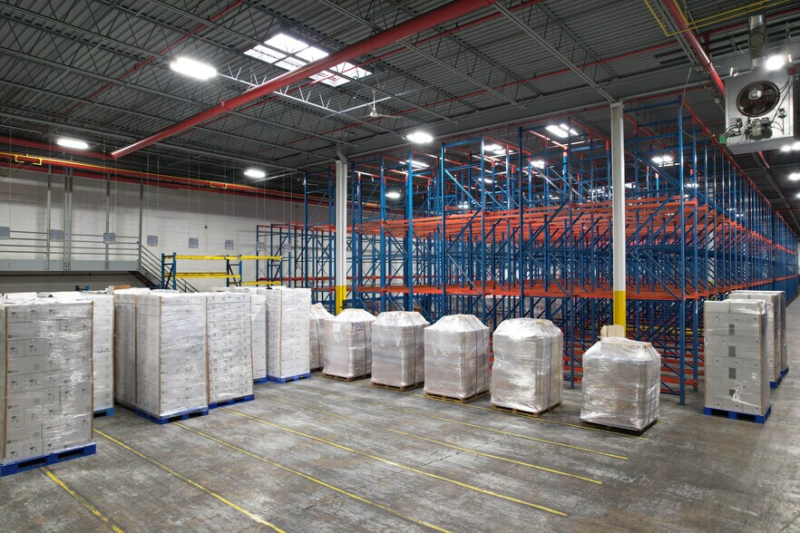 More Photos Of 17-09 Zink Pl, Fair Lawn Manufacturing For Lease