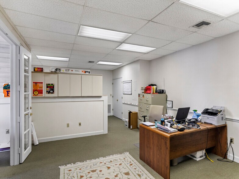 More Photos Of 2045 14th Ave, Vero Beach Office Residential For Sale