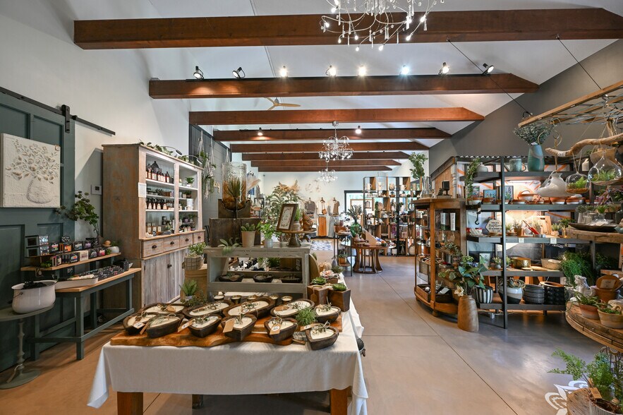 More Photos Of 4434 Wadsworth Rd, Norton Freestanding For Sale