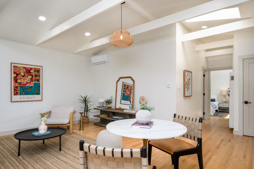 More Photos Of 223 Howland Canal, Venice Multifamily For Sale