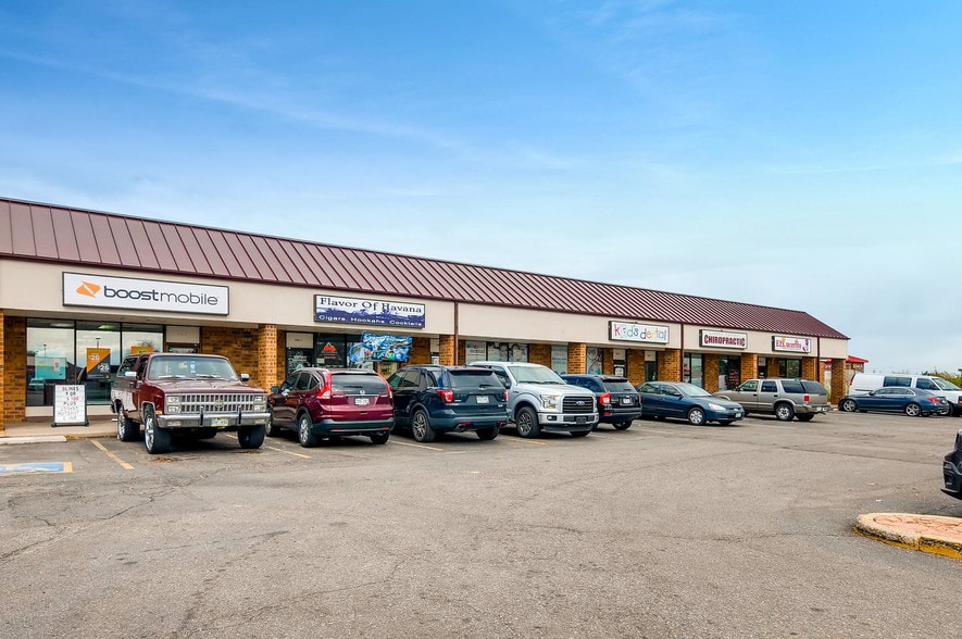 More Photos Of 2295 S Chambers Rd, Aurora Freestanding For Lease