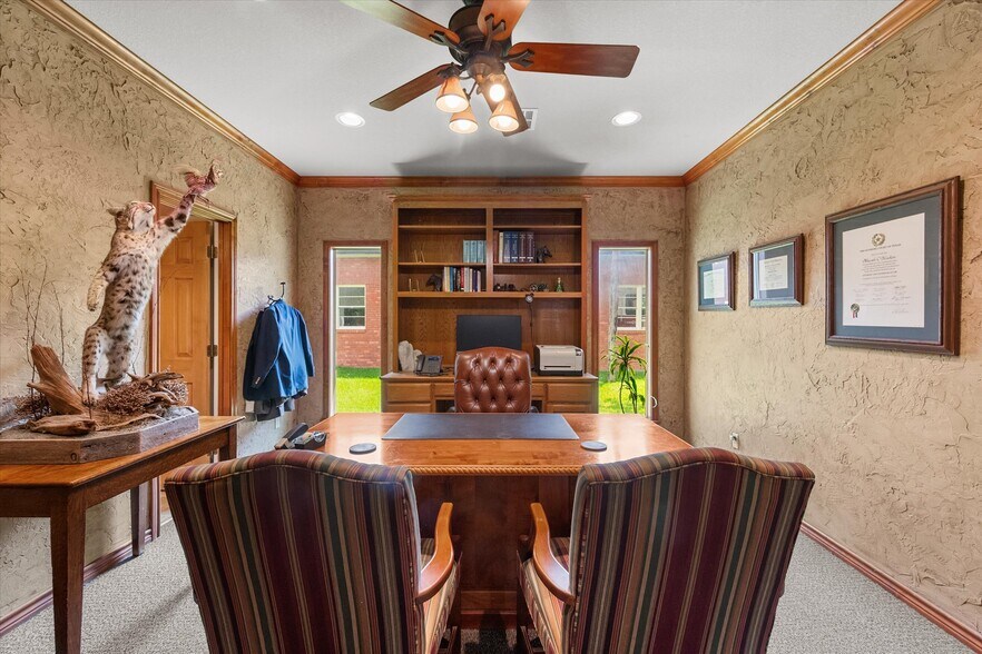 More Photos Of 2220 W 2nd Ave, Corsicana Office For Sale