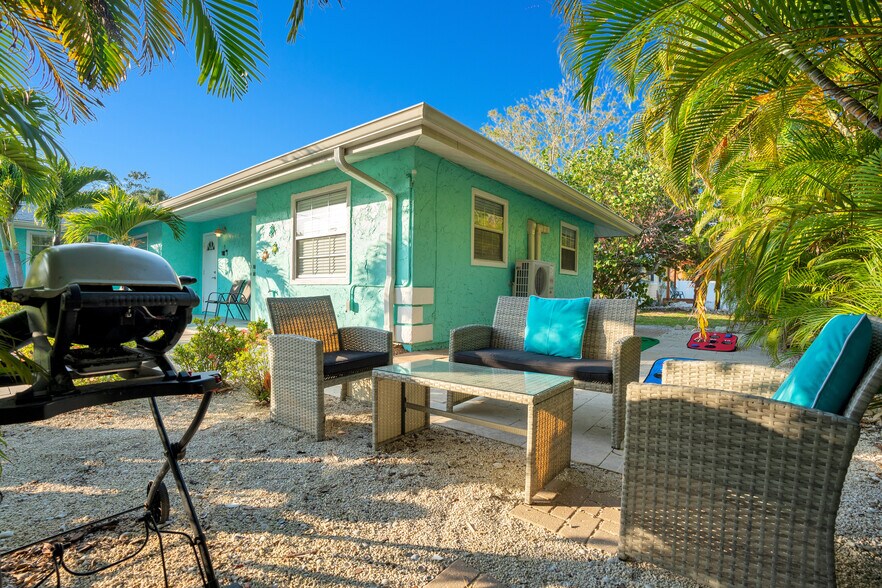 More Photos Of 571 Saint Judes Dr, Longboat Key Apartments For Sale