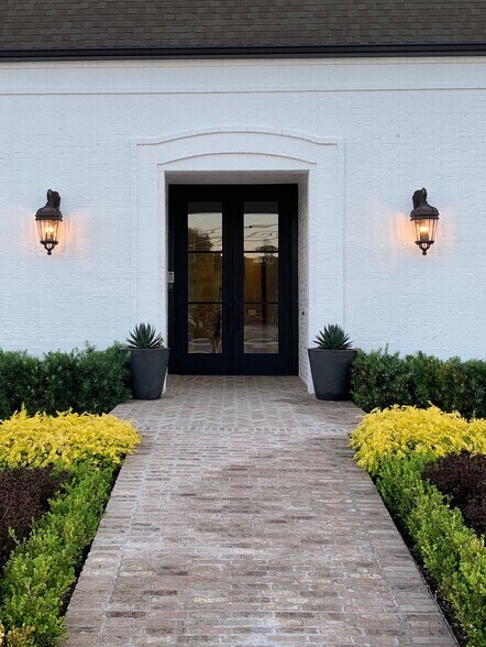 More Photos Of 14340 Memorial Dr, Houston Office For Lease