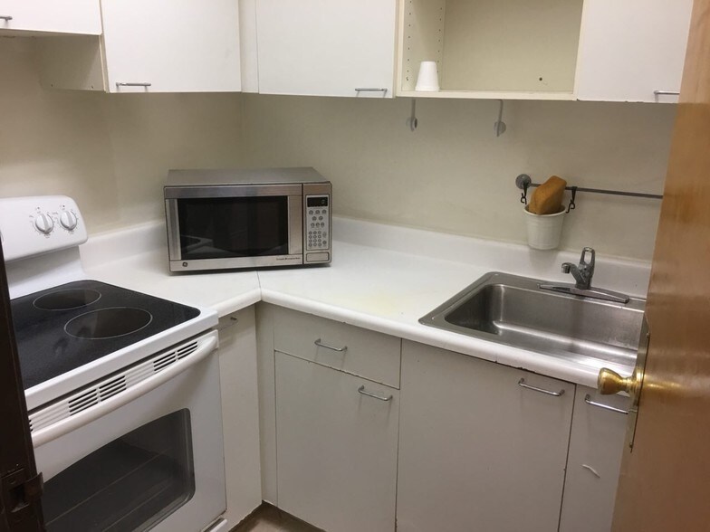 More Photos Of 4732-4734 Manhattan Beach Blvd, Lawndale Auto Repair For Lease