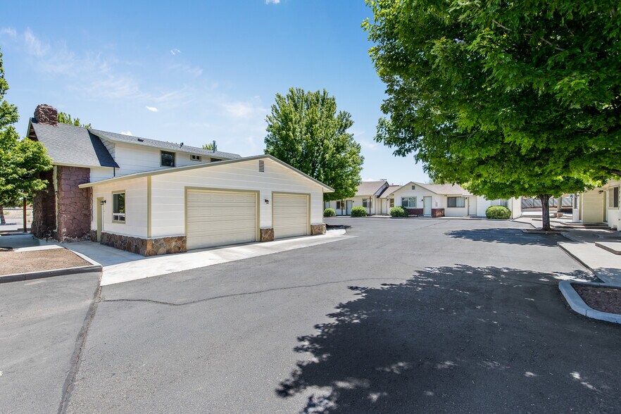 More Photos Of 2010 E Route 66, Flagstaff Apartments For Sale