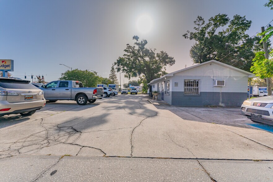 More Photos Of 120 W Memorial Blvd, Lakeland Auto Dealership For Sale