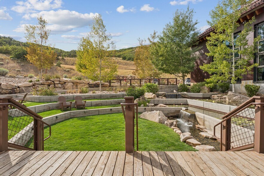 More Photos Of 27649 Old Lincoln Highway, Wanship Freestanding For Sale