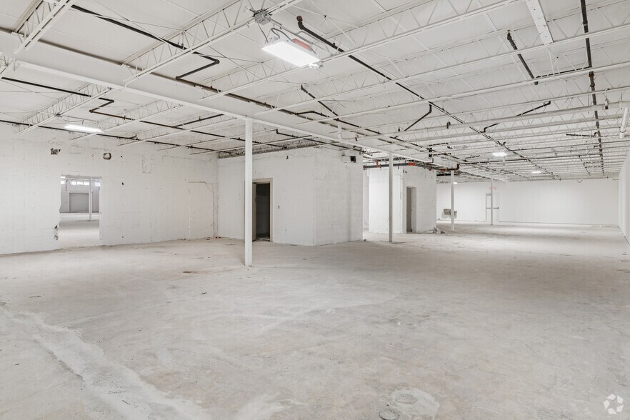 More Photos Of 6501 NW 37th Ave, Miami Warehouse For Lease