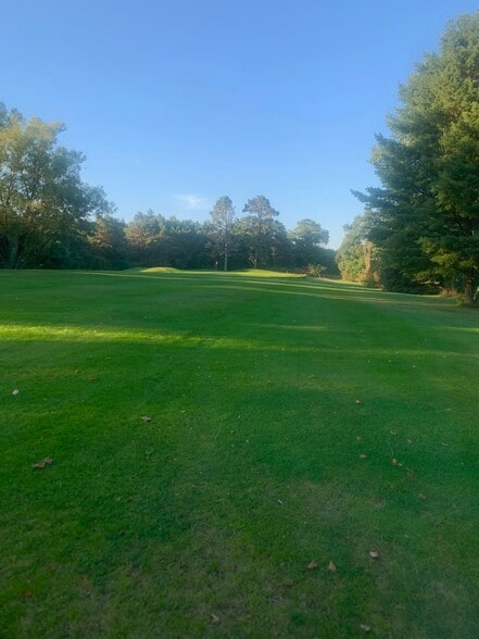 More Photos Of 1981 S US 23, Greenbush Sports And Entertainment For Sale