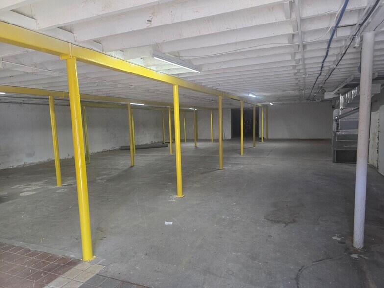 More Photos Of 5533 Atlanta Hwy, Flowery Branch Freestanding For Lease