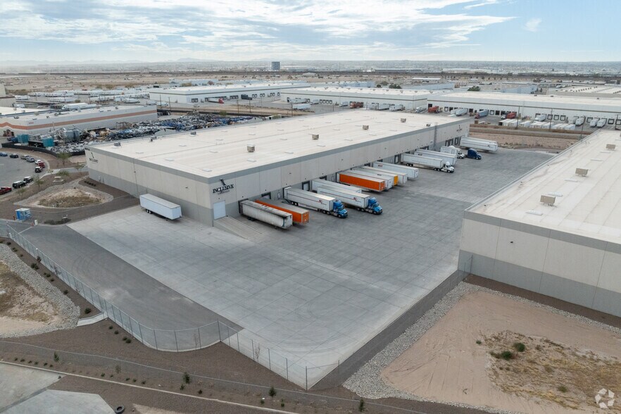 More Photos Of 9577 Plaza Cir, El Paso Warehouse For Lease