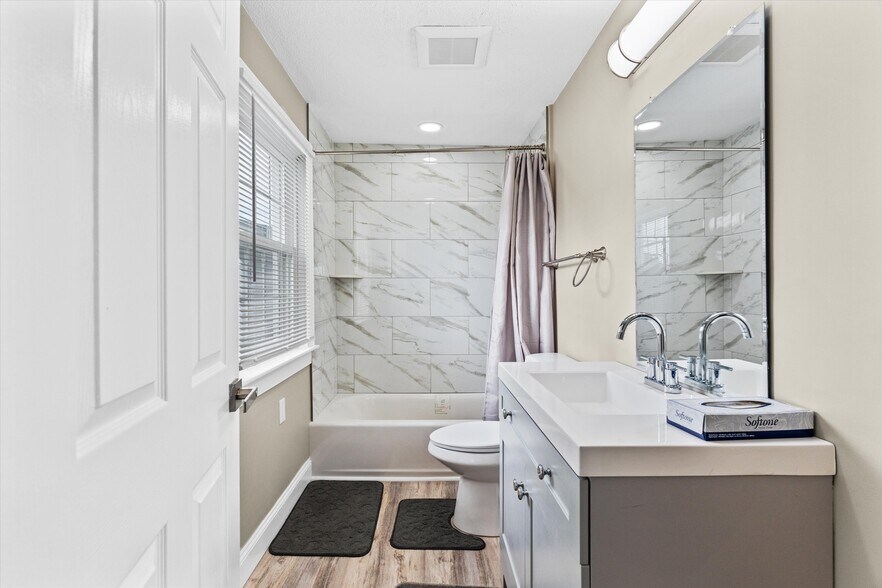 More Photos Of 47 Chelmsford St, Chelmsford Storefront Retail Residential For Sale