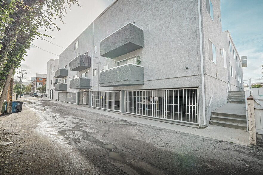 More Photos Of 4406 Cahuenga Blvd, Toluca Lake Apartments For Sale