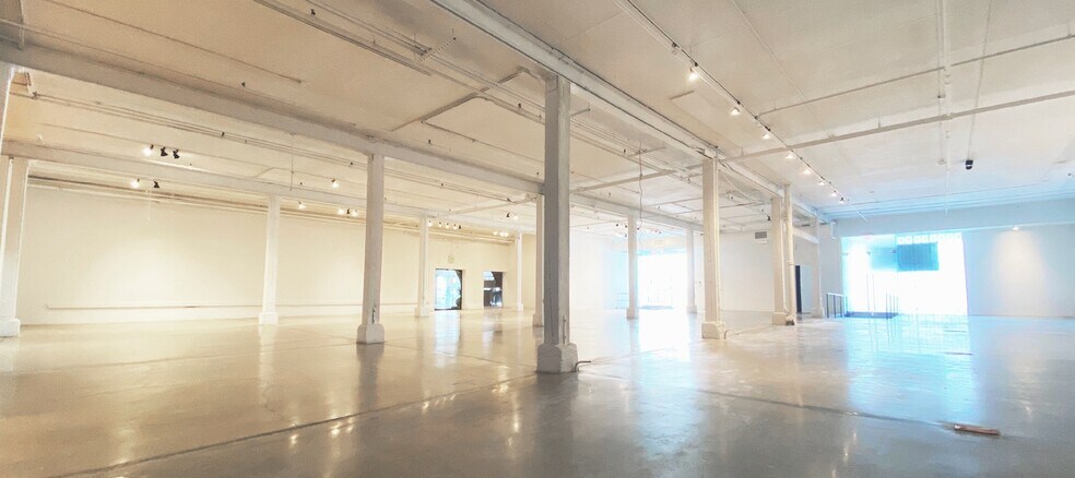 More Photos Of 540 9th St, San Francisco Showroom For Lease