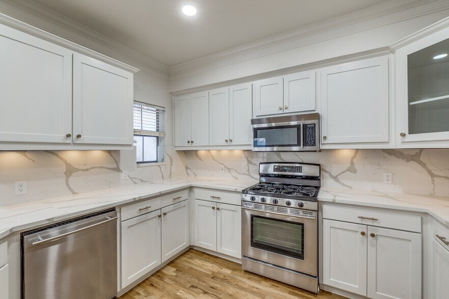 More Photos Of 4210 Prescott Ave, Dallas Apartments For Sale