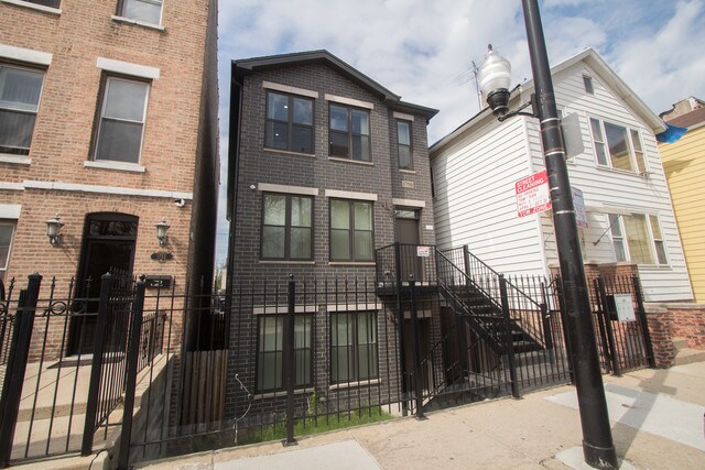 Primary Photo Of 1750 W Cermak Rd, Chicago Apartments For Sale