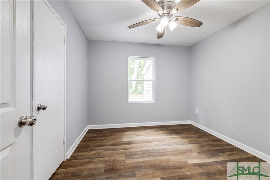 More Photos Of 506 E Montgomery Cross Rd, Savannah Office Residential For Sale