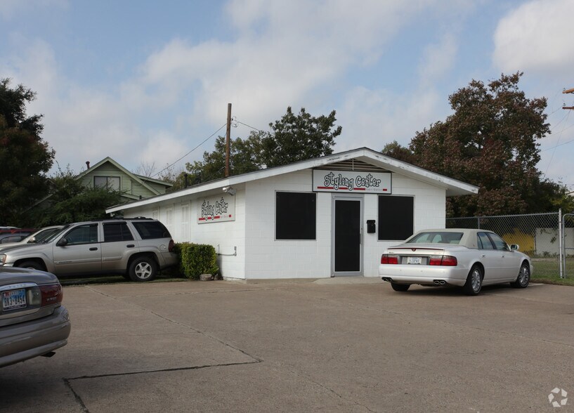 Primary Photo Of 2526 Hillcrest Ln, Grand Prairie Freestanding For Sale