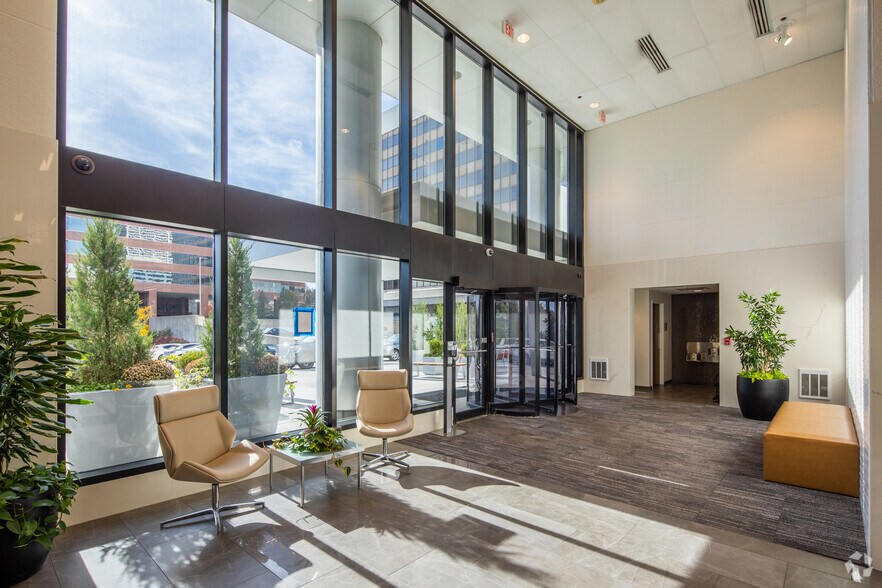 More Photos Of 101 S Hanley Rd, Clayton Office For Lease