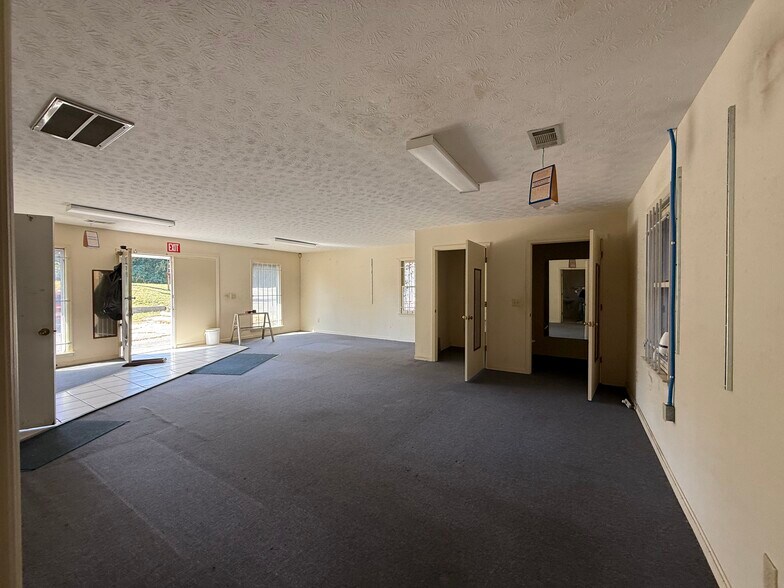 More Photos Of 5313 Buena Vista Rd, Columbus Freestanding For Sale