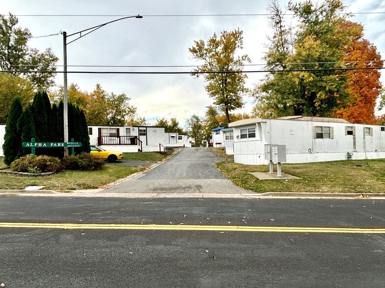 Primary Photo Of Reagan Drive, Eureka Manufactured Housing Mobile Home Park For Sale