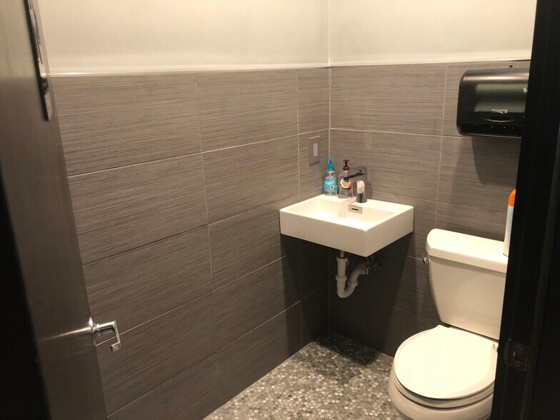 More Photos Of 3400 Malone Dr, Chamblee Apartments For Sale