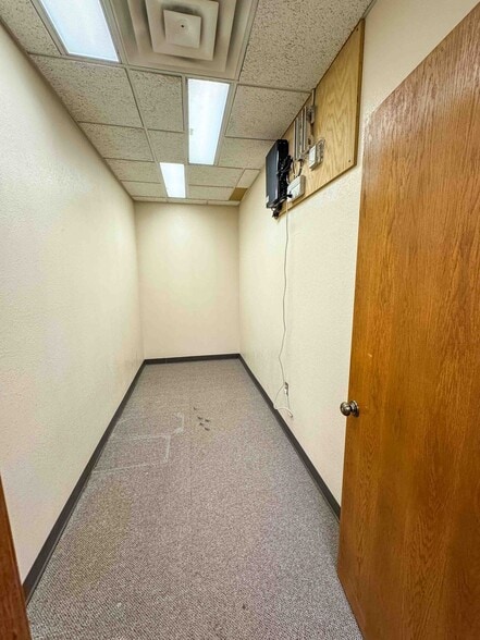 More Photos Of 2912 N Shields Blvd, Moore Manufacturing For Lease