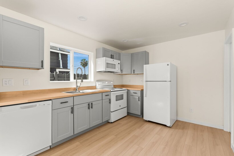More Photos Of 3546-3552 47th St, San Diego Apartments For Sale