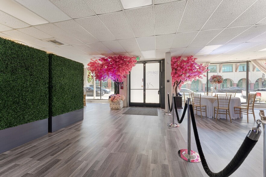 More Photos Of 6265 Van Nuys Blvd, Van Nuys Storefront For Sale