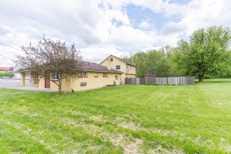 More Photos Of 5318 Youngstown Warren Rd, Niles Hotel For Sale