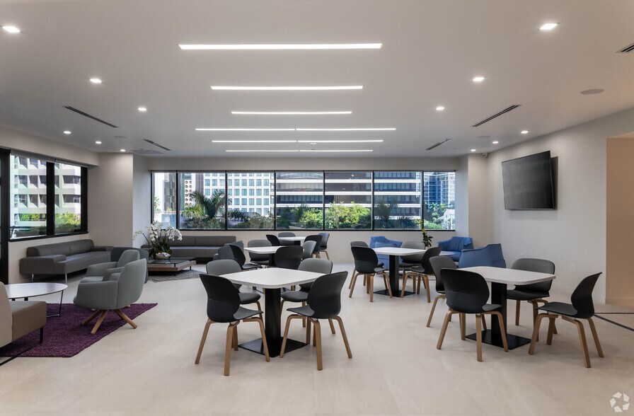 More Photos Of 800 Brickell Ave, Miami Office Residential For Lease