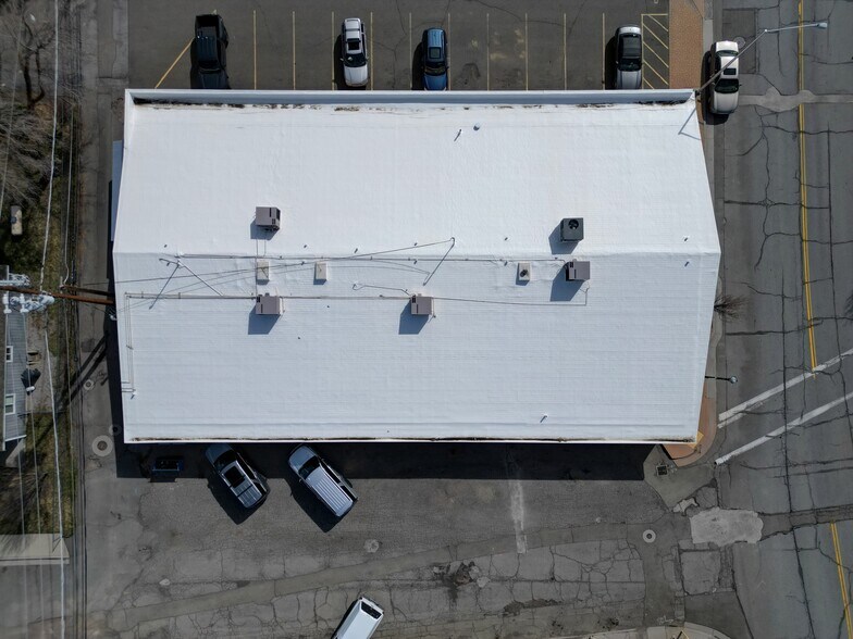 More Photos Of 295 Main St, Weed Office For Sale