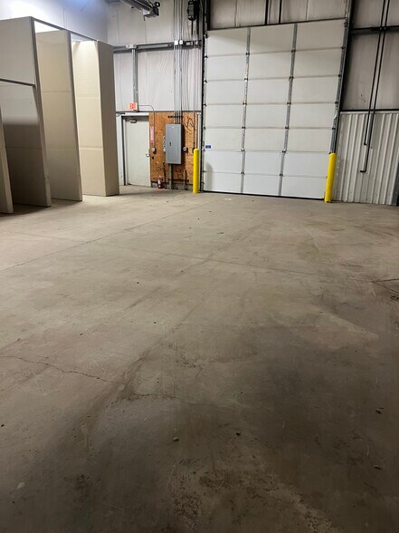 More Photos Of 8457 Andersonville Rd, Village of Clarkston Warehouse For Lease
