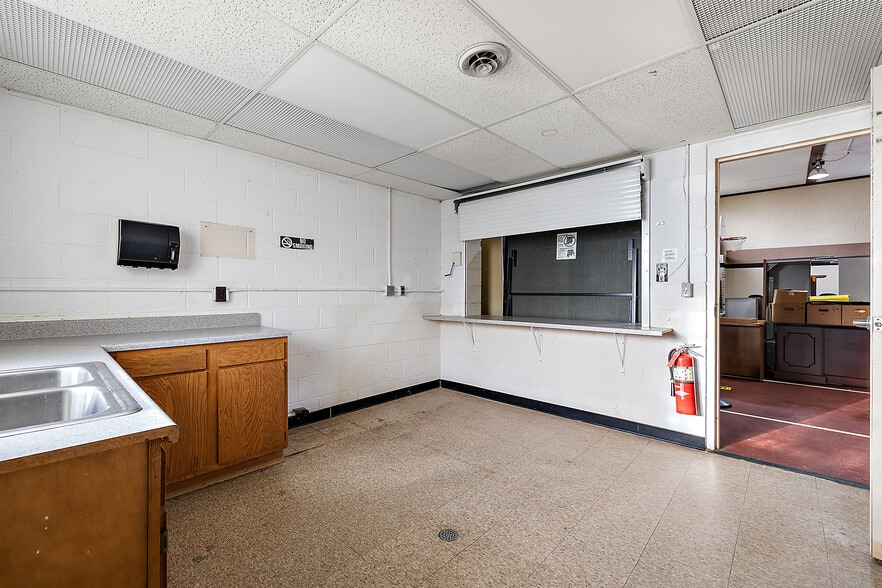 More Photos Of 46000 Sugarbush Rd, New Baltimore Flex For Sale