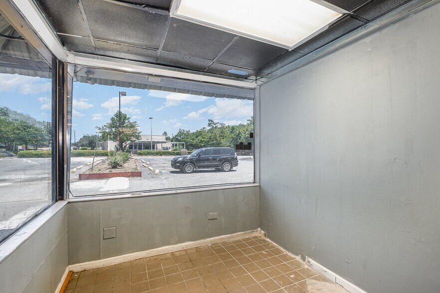 More Photos Of 1831 Capital Blvd, Raleigh Auto Repair For Lease