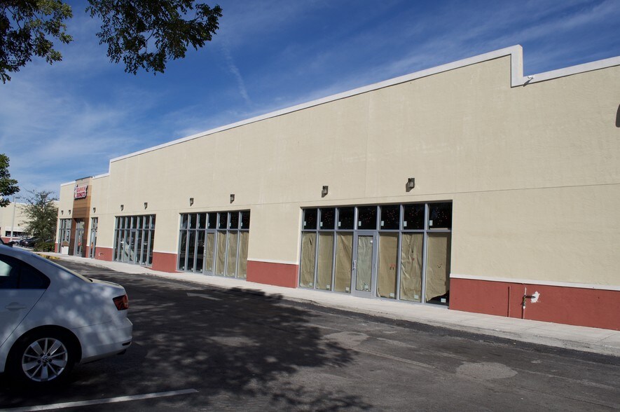 More Photos Of 374-400 N Rock Island Rd, Margate Freestanding For Lease