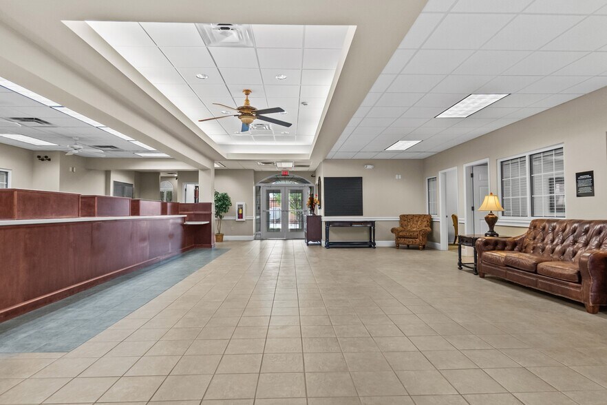 More Photos Of 239 Cedric St, Leesburg Office For Sale