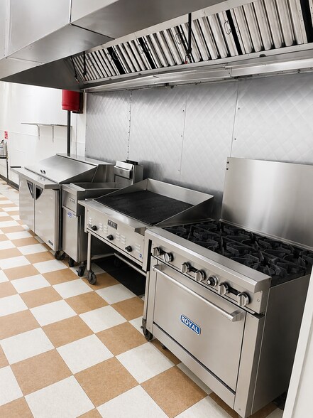 More Photos Of 3435 1/2 W 26th St, Chicago Storefront Retail Office For Lease