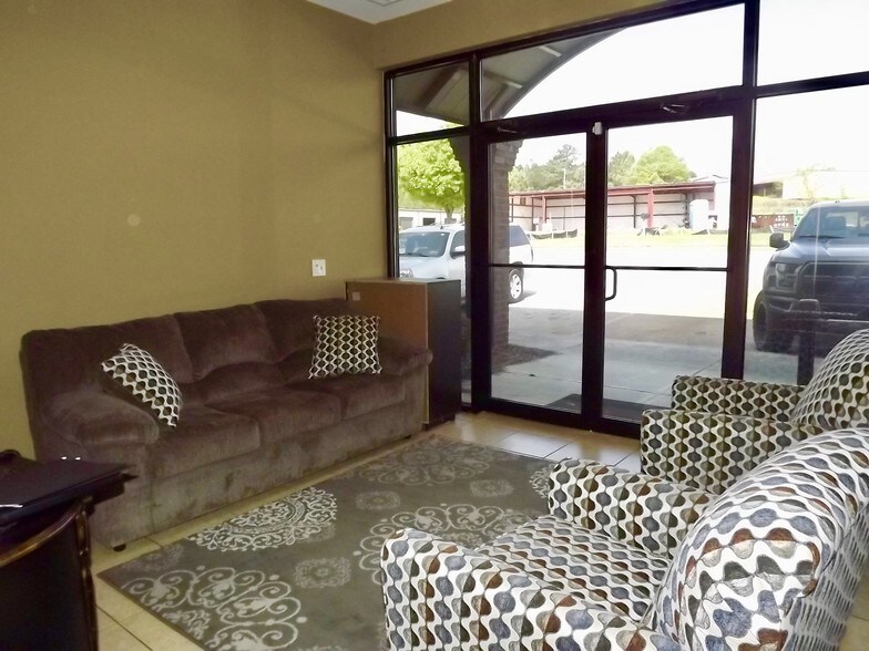 More Photos Of 410 Grayson Dr, Winder Distribution For Lease