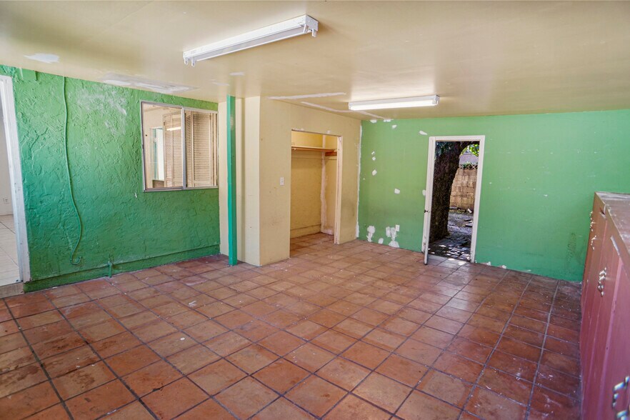 More Photos Of 5552 Barton Ave, Los Angeles Land For Sale