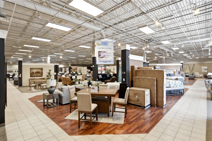 More Photos Of 1350 N Broadway Ave, Bartow Freestanding For Lease