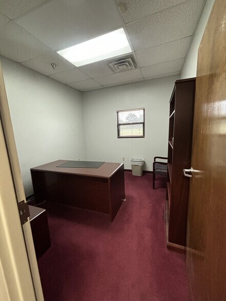 More Photos Of 1600 South Hwy 95, Bastrop Manufacturing For Sale