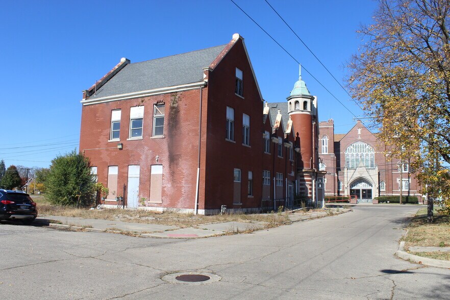 More Photos Of 1500 W 3rd St, Dayton Office For Sale