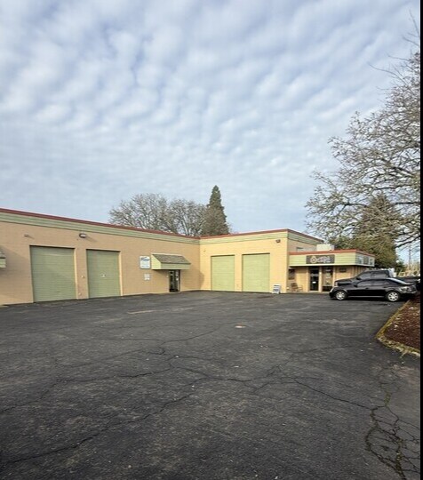 More Photos Of 2300 Ferry St SW, Albany Research And Development For Lease
