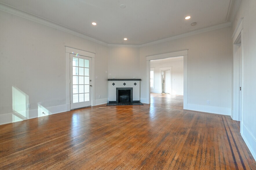 More Photos Of 811 Stuart St, Houston Loft Creative Space For Lease