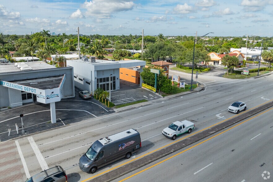 More Photos Of 1544 E Commercial Blvd, Oakland Park Freestanding For Lease