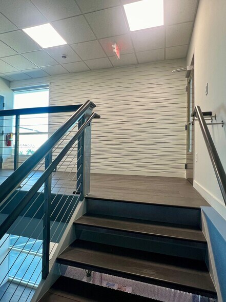 More Photos Of 1902 W Kennedy Blvd, Tampa Office For Lease